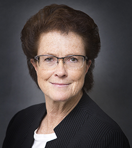 portrait of Lynne McAuliffe