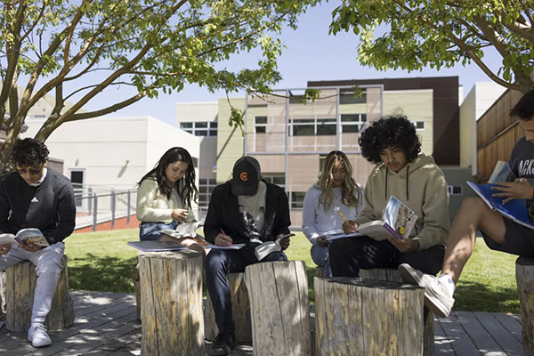 Students sitting outside CWC Jackson